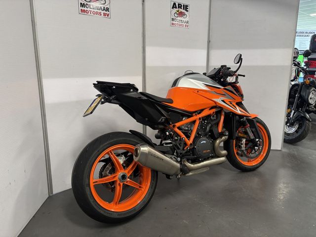 ktm - 1290-super-duke-r