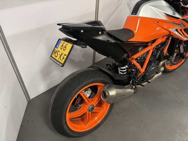 ktm - 1290-super-duke-r