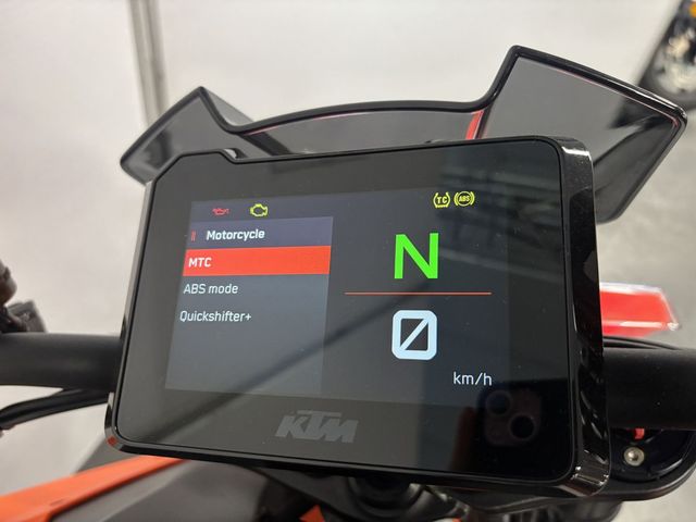 ktm - 1290-super-duke-r