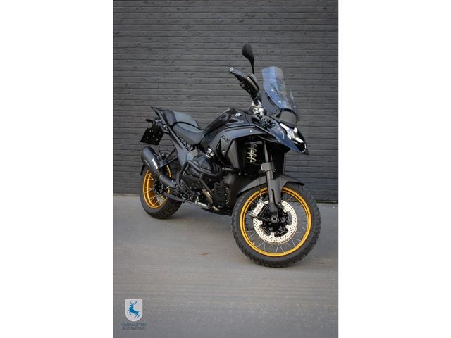 bmw - r-1300-gs-triple-black