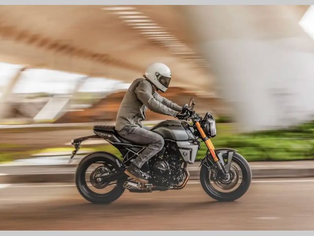 suzuki - gsx-8t