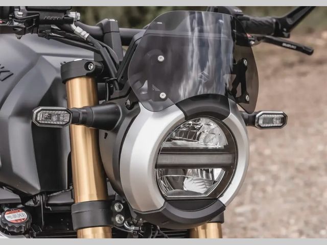 suzuki - gsx-8t