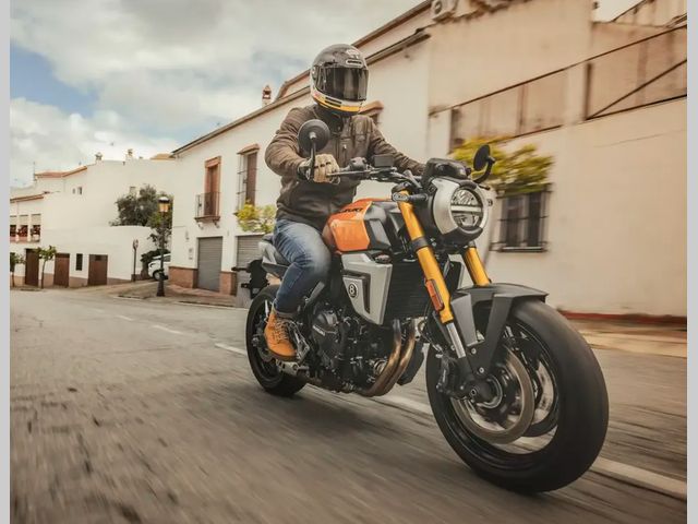 suzuki - gsx-8t