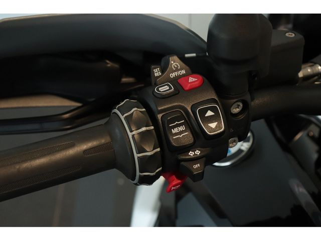 bmw - r-1300-gs