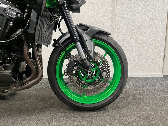 kawasaki - z900