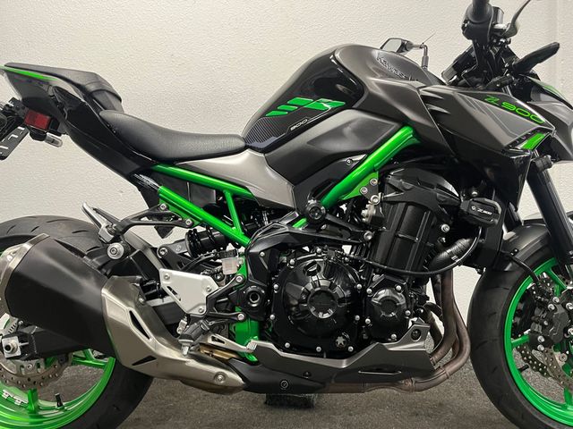kawasaki - z900