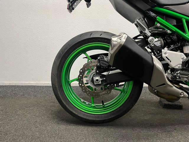 kawasaki - z900