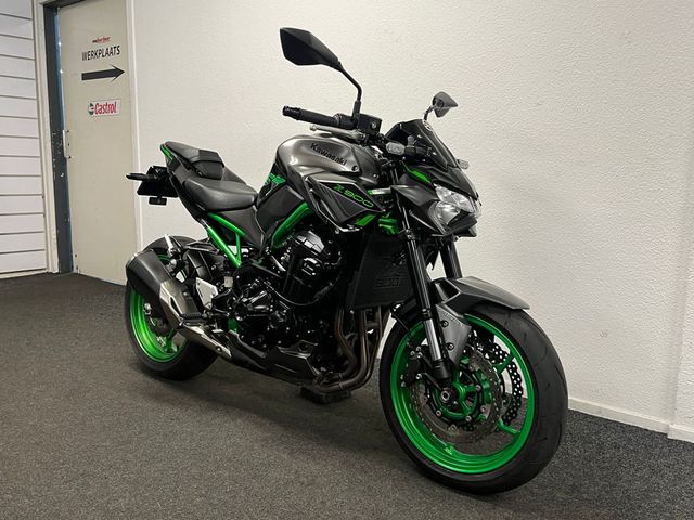 kawasaki - z900