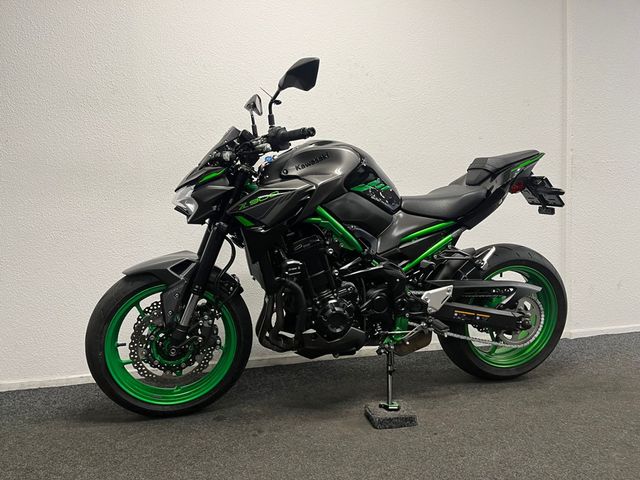 kawasaki - z900