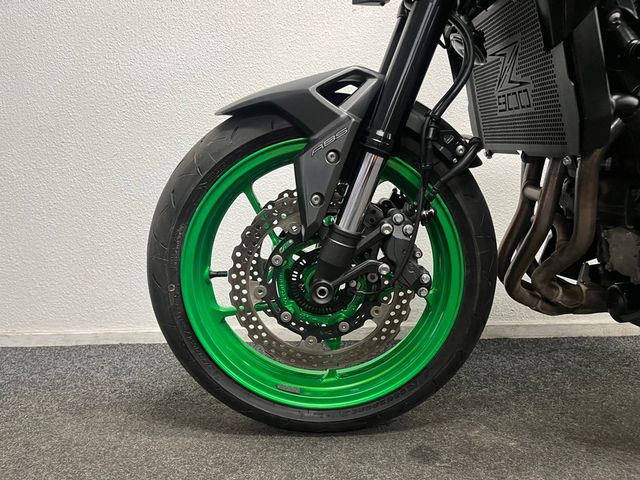 kawasaki - z900