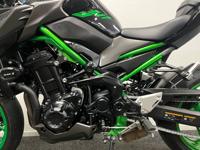 kawasaki - z900