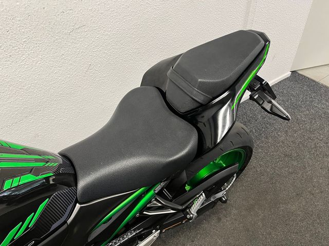 kawasaki - z900