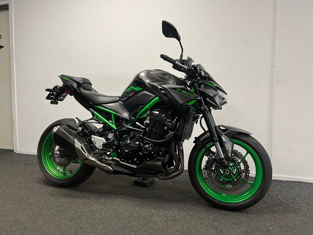 kawasaki - z900