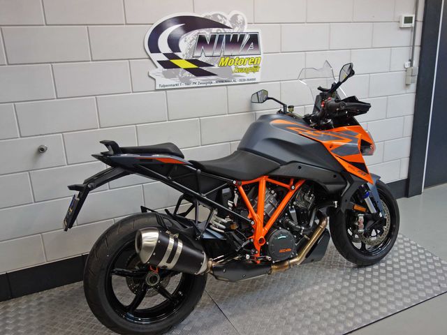 ktm - 1290-super-duke-gt