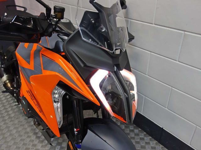 ktm - 1290-super-duke-gt