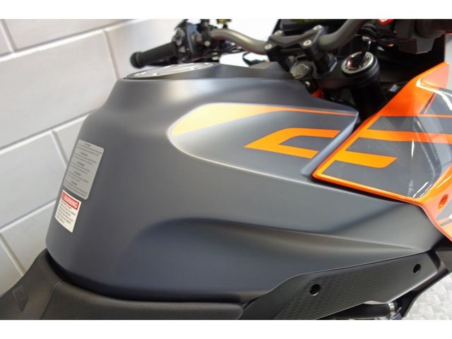 ktm - 1290-super-duke-gt