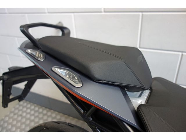 ktm - 1290-super-duke-gt