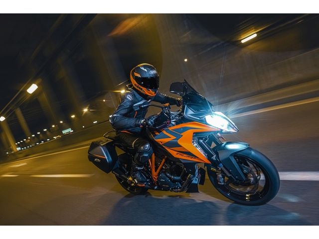 ktm - 1290-super-duke-gt