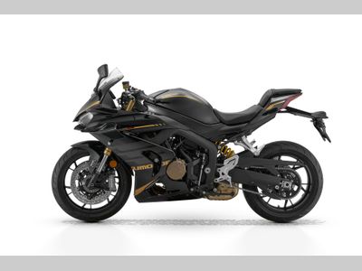 QJMOTOR SRK 800 RR – foto 2