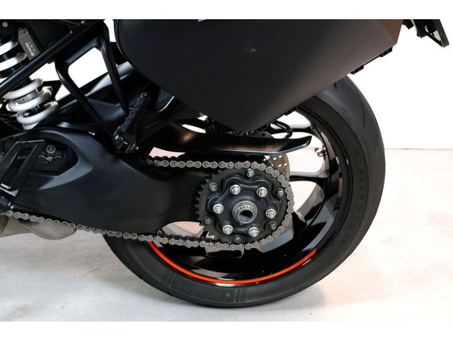 ktm - 1290-super-duke-gt