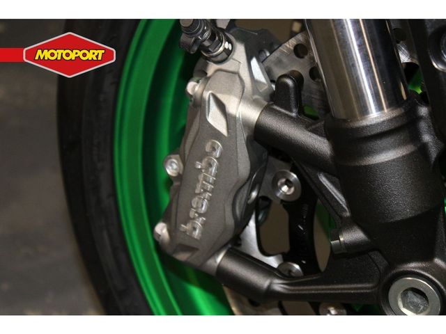 kawasaki - z900
