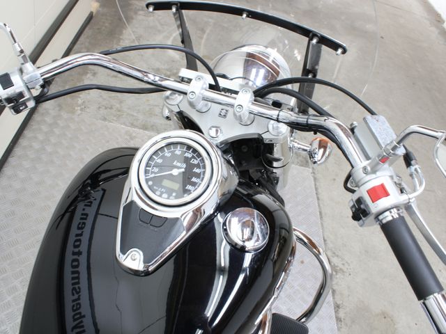 suzuki - intruder-c-800-classic