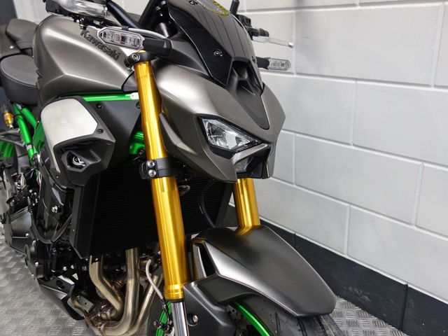 kawasaki - z900