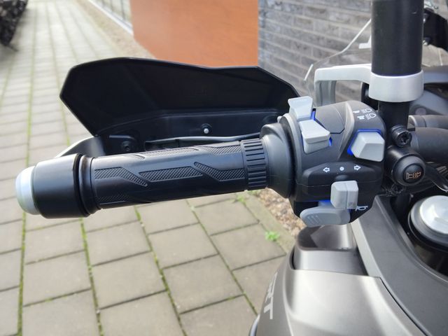 QJMOTOR - srt-800-sx-touring