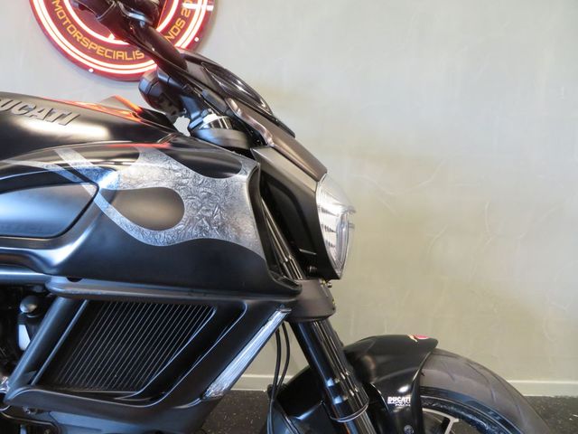 ducati - diavel