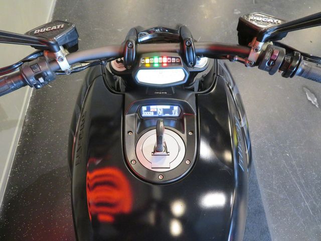 ducati - diavel