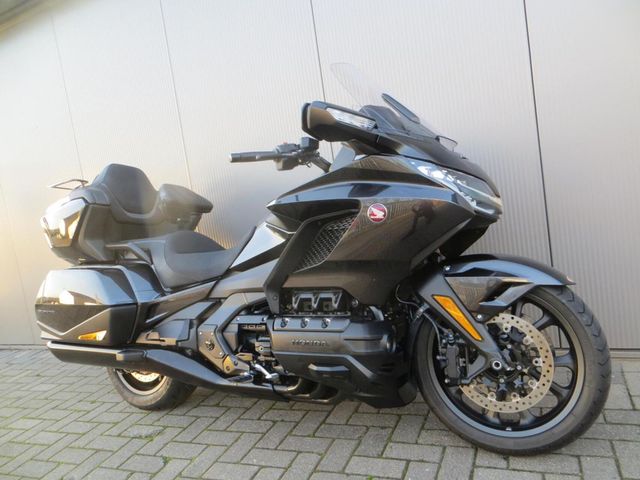 honda - gl-1800-goldwing-touring