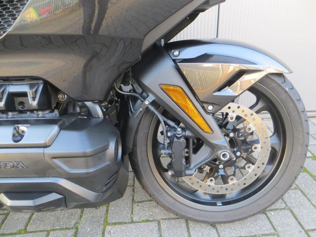 honda - gl-1800-goldwing-touring