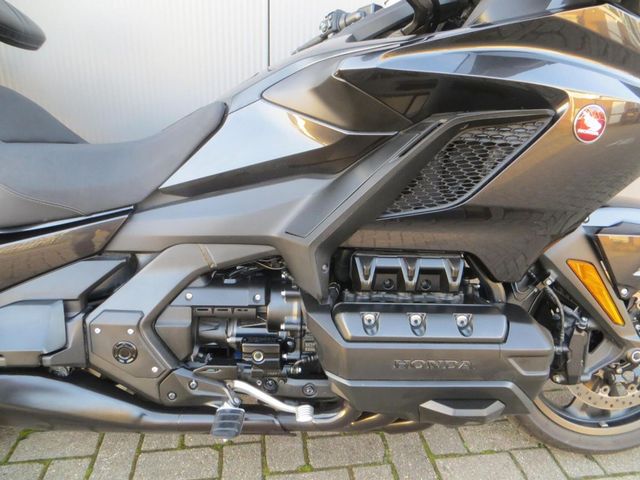 honda - gl-1800-goldwing-touring