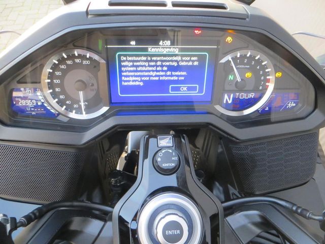 honda - gl-1800-goldwing-touring