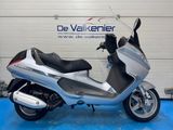 PIAGGIO X 8 200