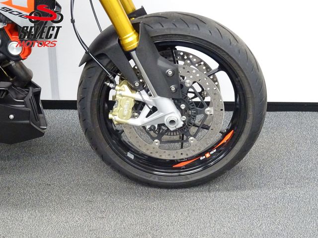 aprilia - dorsoduro-900