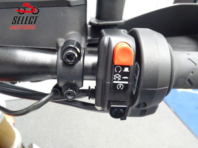 aprilia - dorsoduro-900