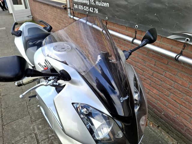 honda - vfr-800-fi-vtec