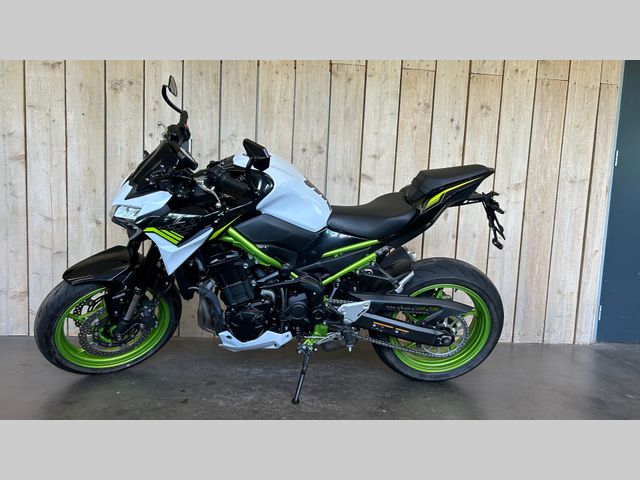 kawasaki - z900