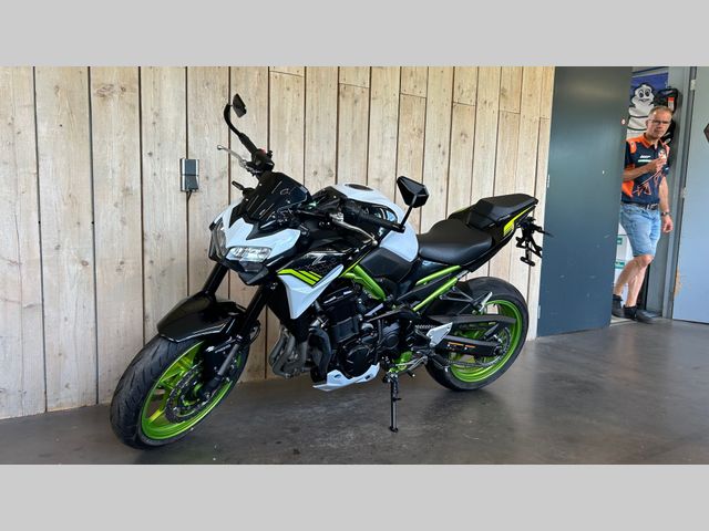 kawasaki - z900