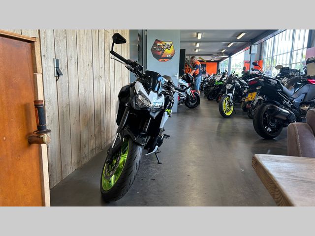 kawasaki - z900