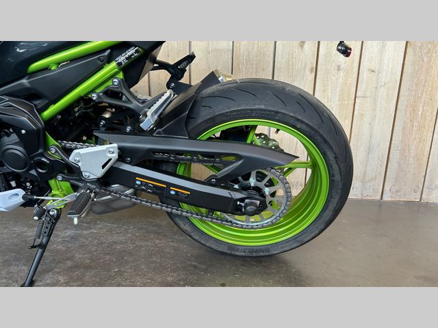 kawasaki - z900