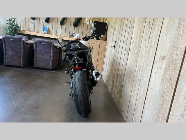 kawasaki - z900