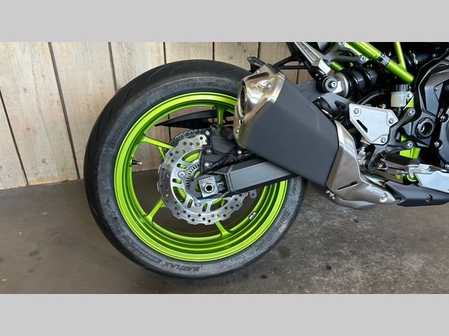 kawasaki - z900