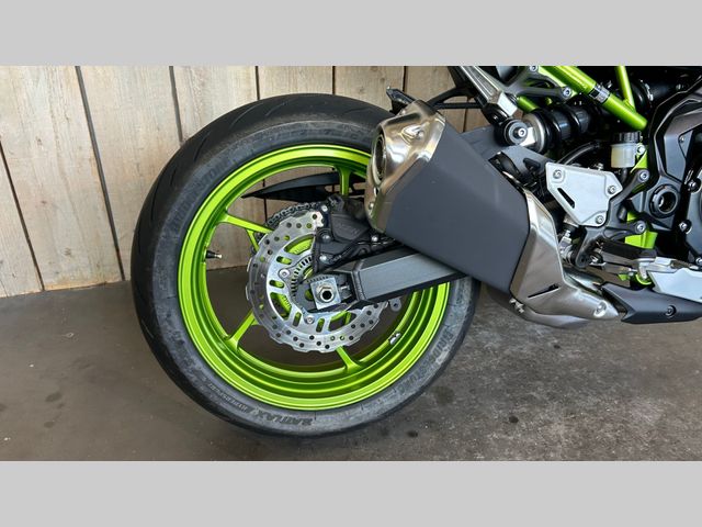 kawasaki - z900