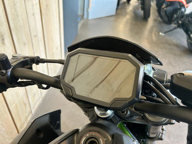 kawasaki - z900