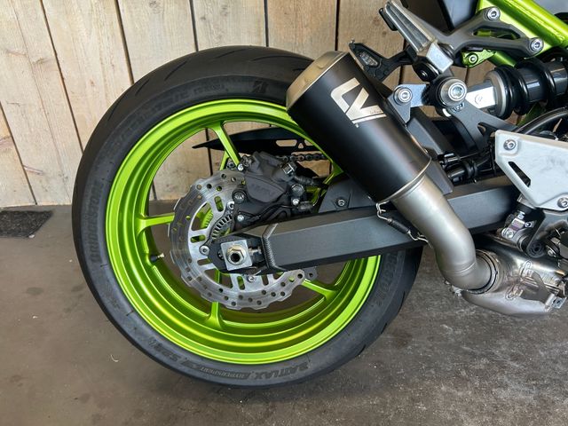 kawasaki - z900