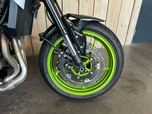 kawasaki - z900