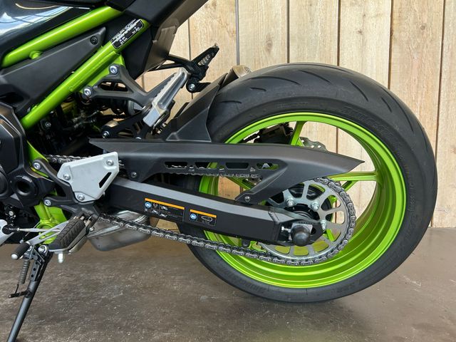 kawasaki - z900