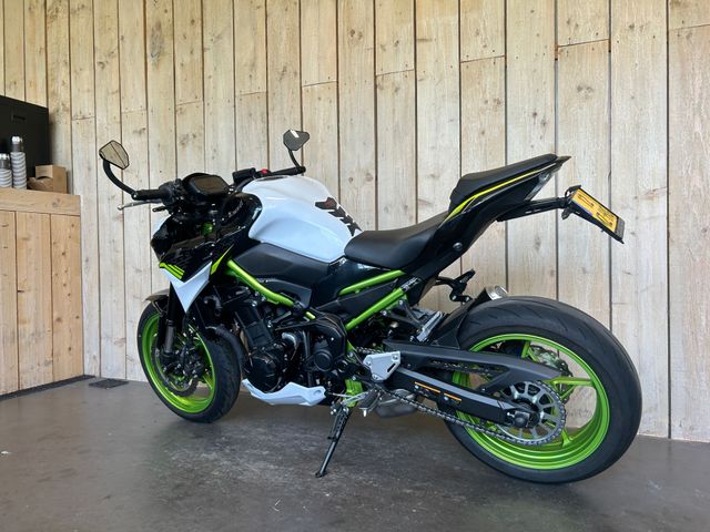 kawasaki - z900